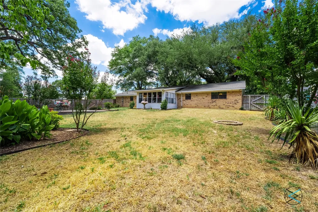 800 E Clinton Avenue Athens TX 75751