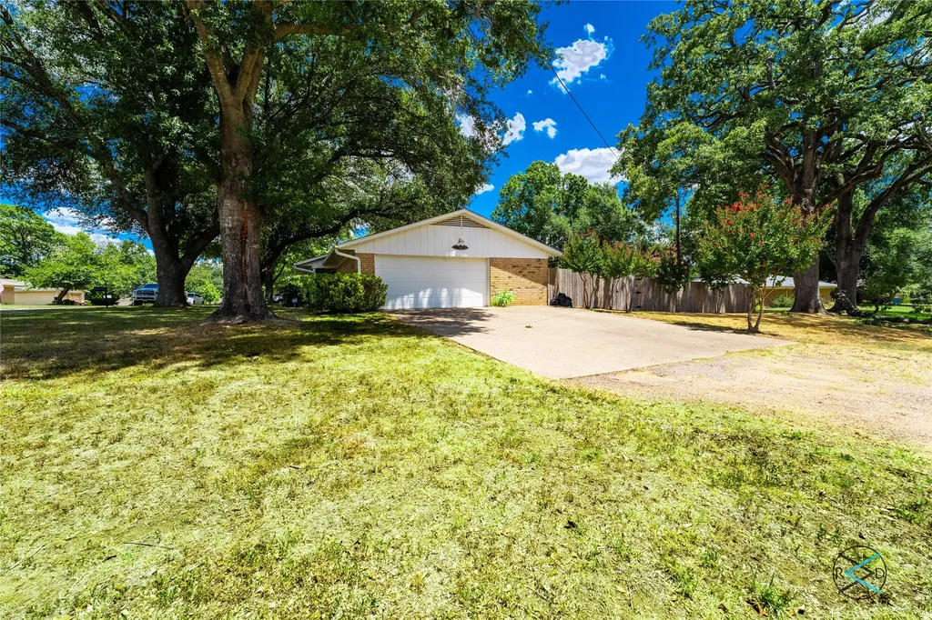 800 E Clinton Avenue Athens TX 75751
