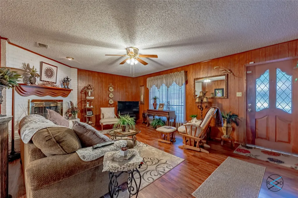 800 E Clinton Avenue Athens TX 75751