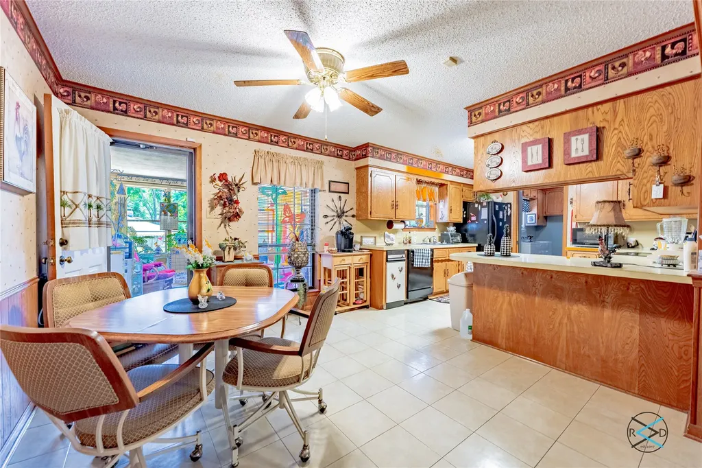 800 E Clinton Avenue Athens TX 75751