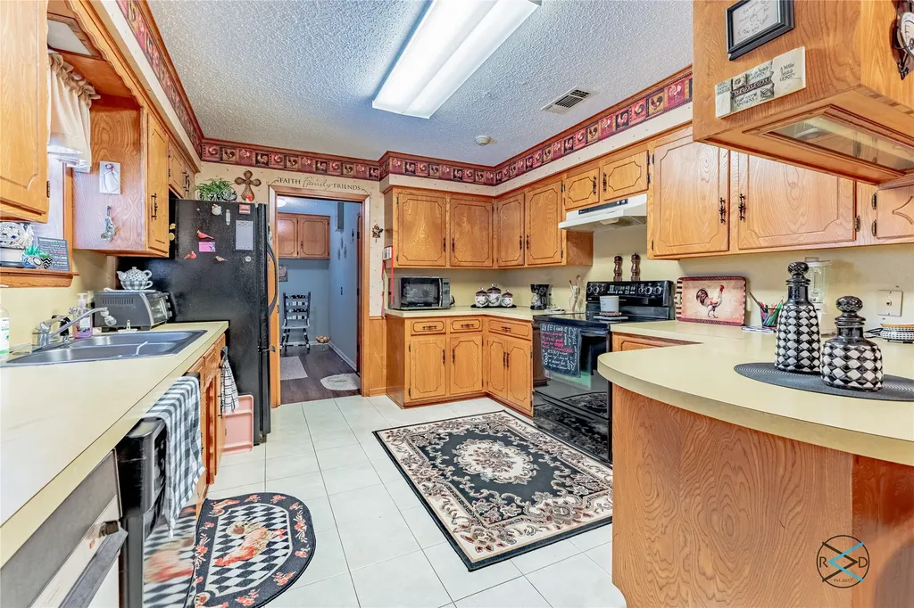 800 E Clinton Avenue Athens TX 75751