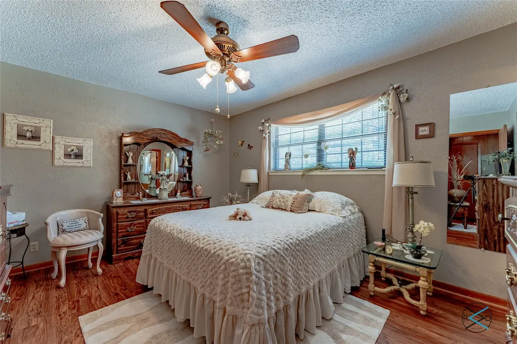 800 E Clinton Avenue Athens TX 75751