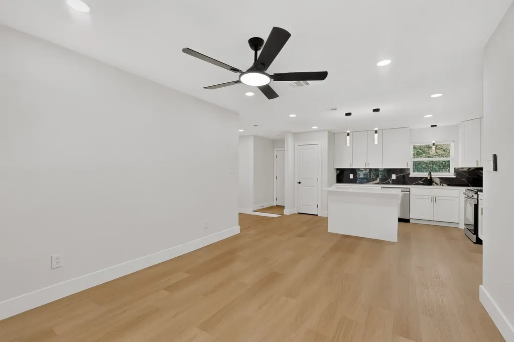 1313 Crockett Street Garland TX 75040