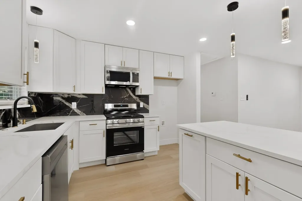1313 Crockett Street Garland TX 75040