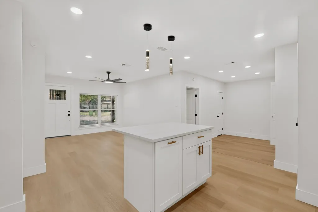 1313 Crockett Street Garland TX 75040