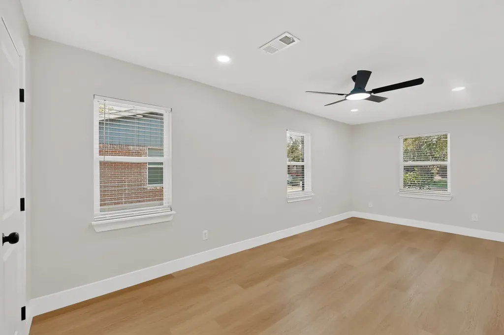 1313 Crockett Street Garland TX 75040