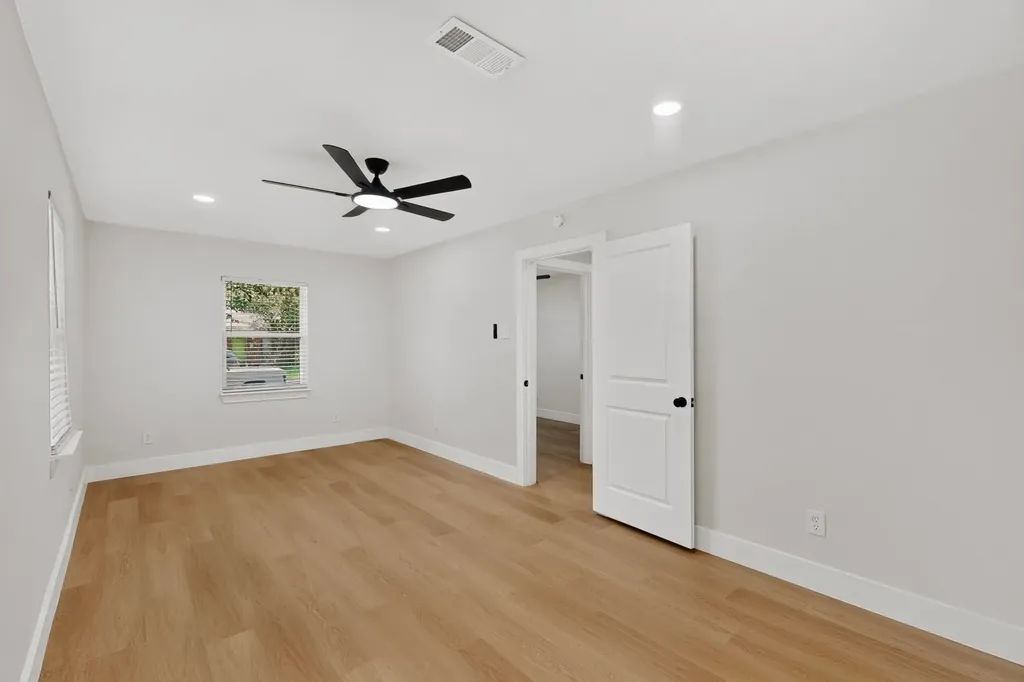 1313 Crockett Street Garland TX 75040