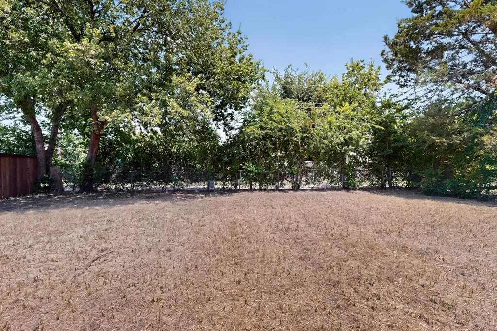 1313 Crockett Street Garland TX 75040