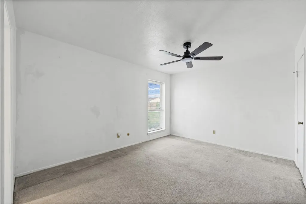 525 Alva Drive Grand Prairie TX 75052