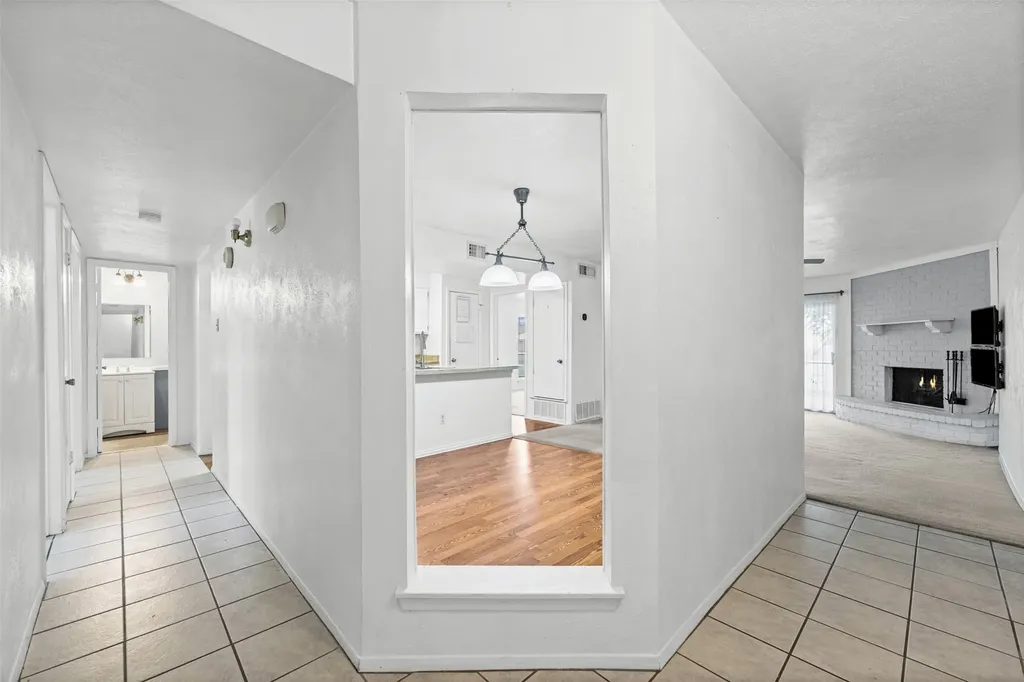 525 Alva Drive Grand Prairie TX 75052