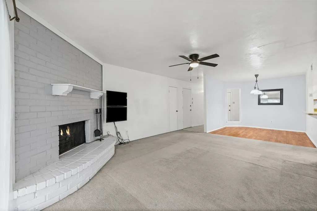 525 Alva Drive Grand Prairie TX 75052