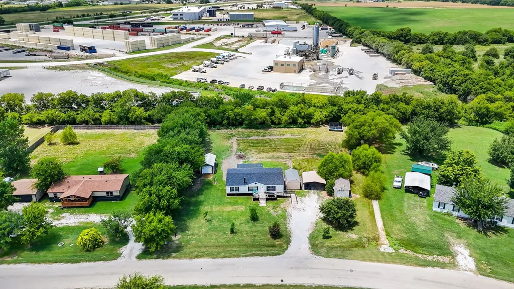 1215 Alliance Boulevard Rhome TX 76078