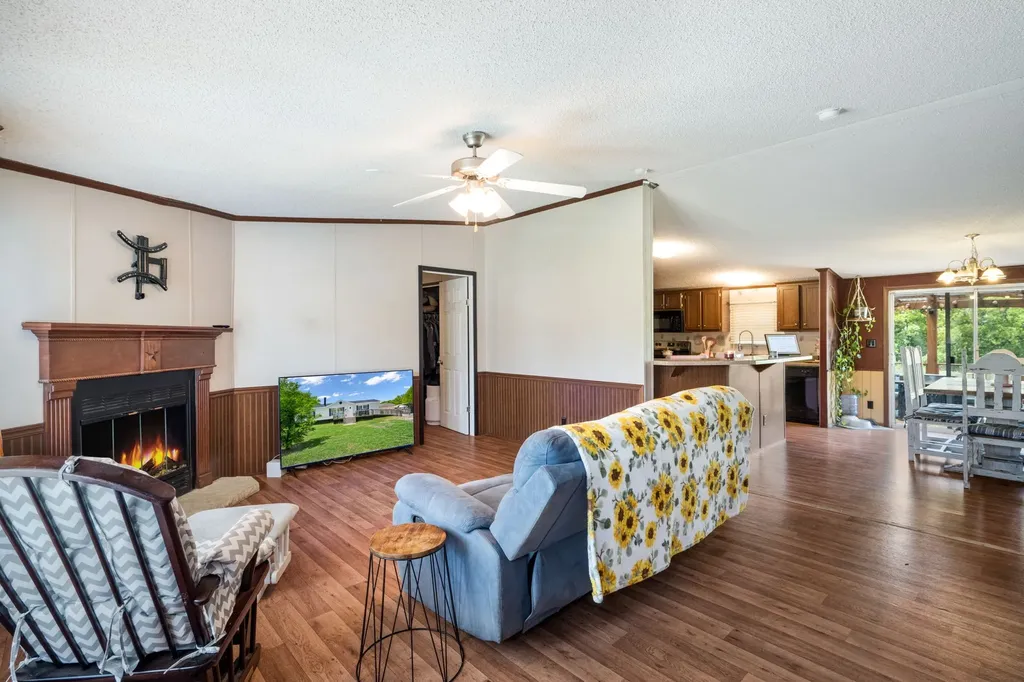 1215 Alliance Boulevard Rhome TX 76078