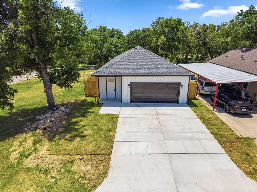 1818 E Tucker Street Fort Worth TX 76104