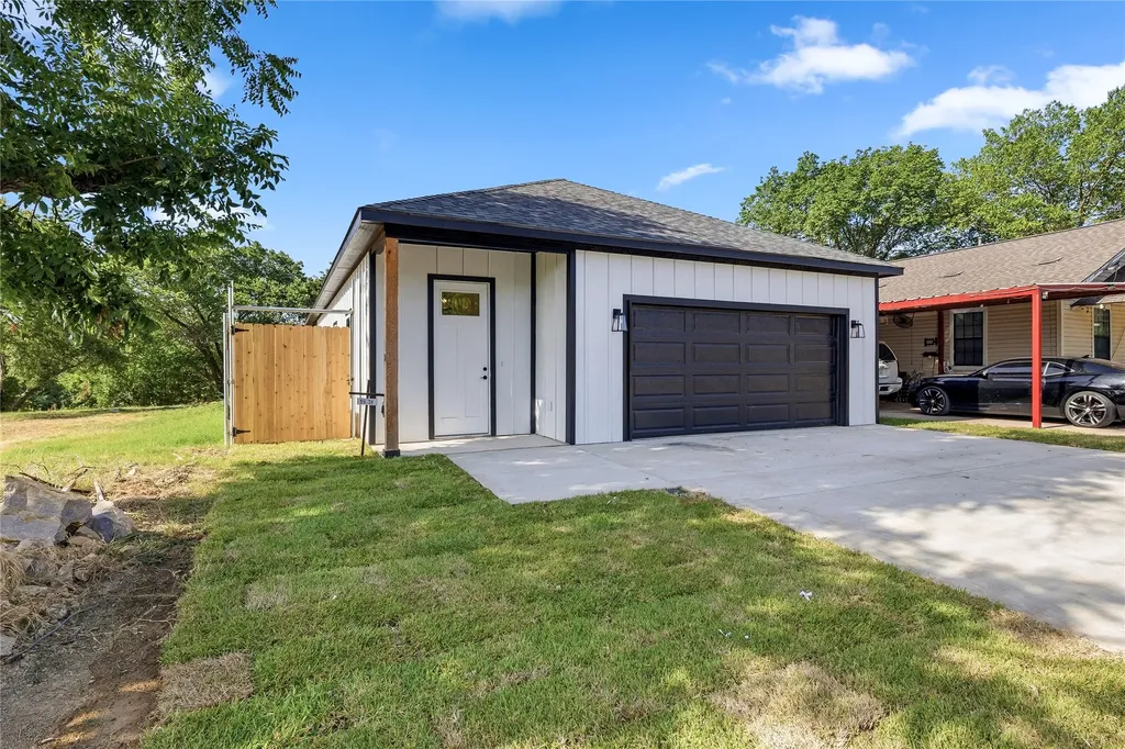 1818 E Tucker Street Fort Worth TX 76104