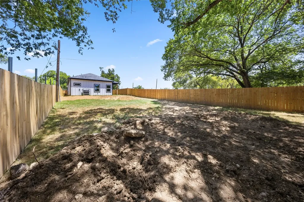 1818 E Tucker Street Fort Worth TX 76104