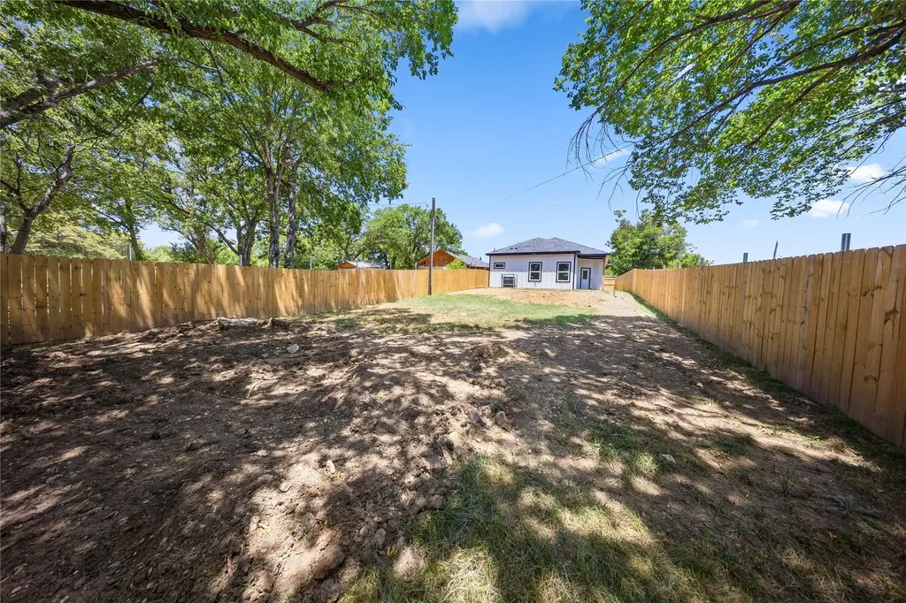 1818 E Tucker Street Fort Worth TX 76104