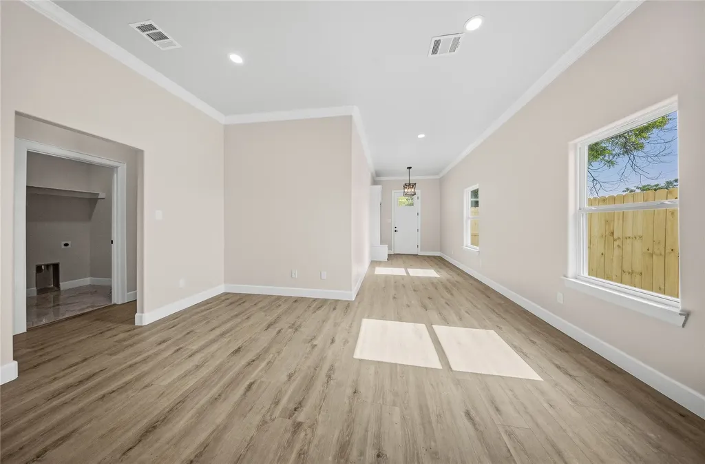 1818 E Tucker Street Fort Worth TX 76104