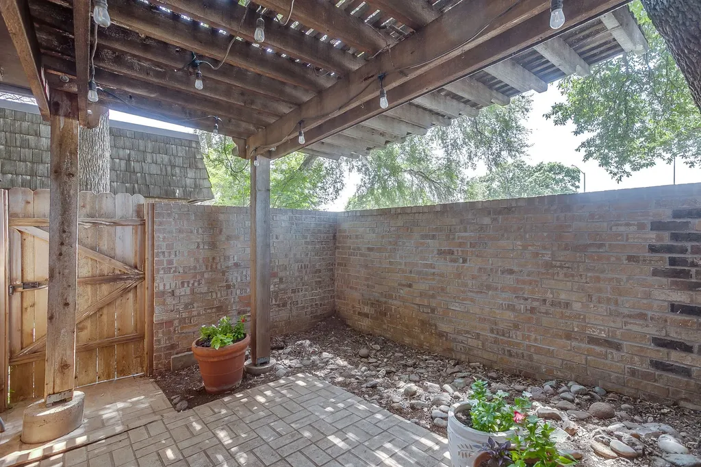 4414 Glenwood Court Fort Worth TX 76109