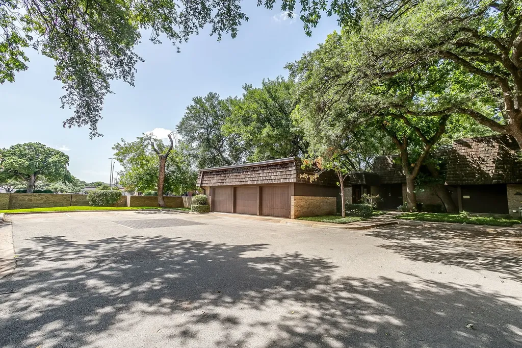 4414 Glenwood Court Fort Worth TX 76109