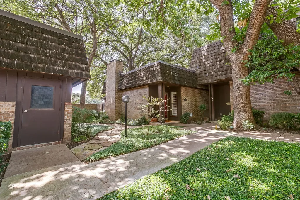 4414 Glenwood Court Fort Worth TX 76109