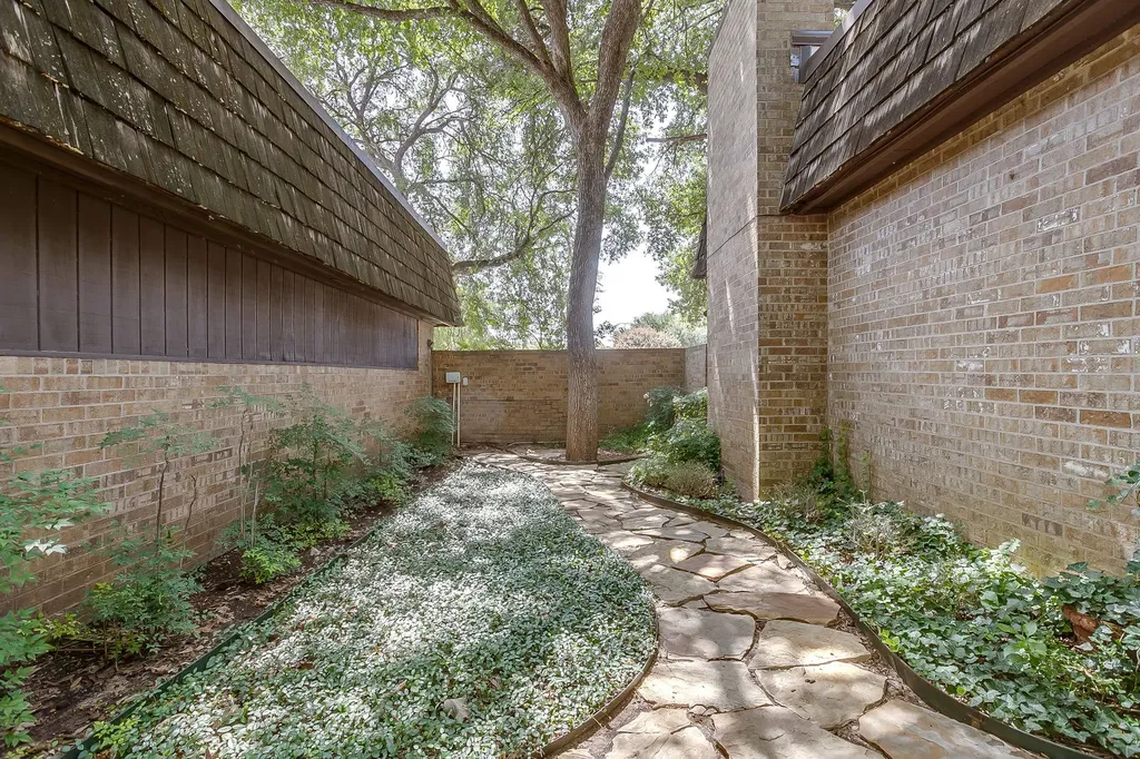 4414 Glenwood Court Fort Worth TX 76109