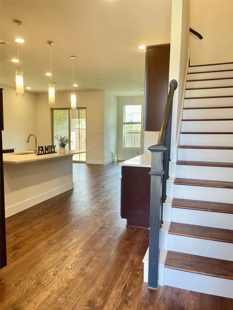 8312 Tuscarora Lane Dallas TX 75252