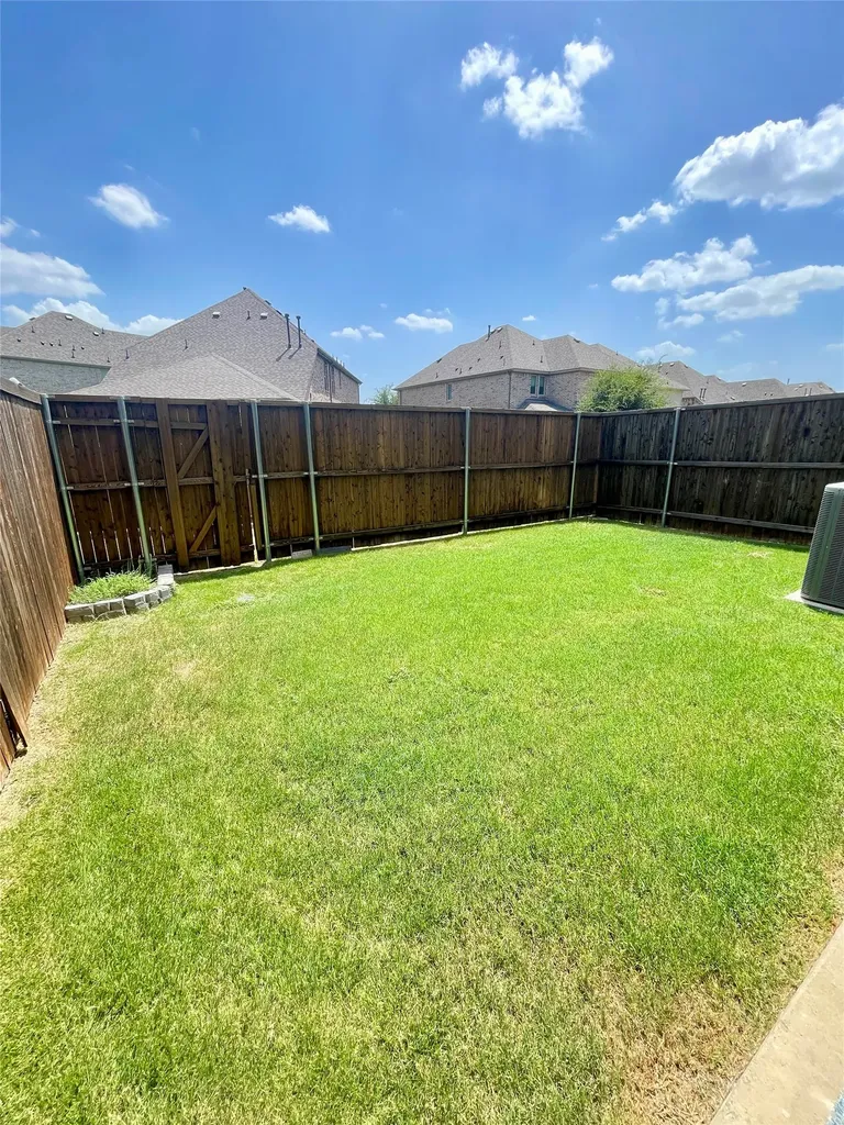 8312 Tuscarora Lane Dallas TX 75252