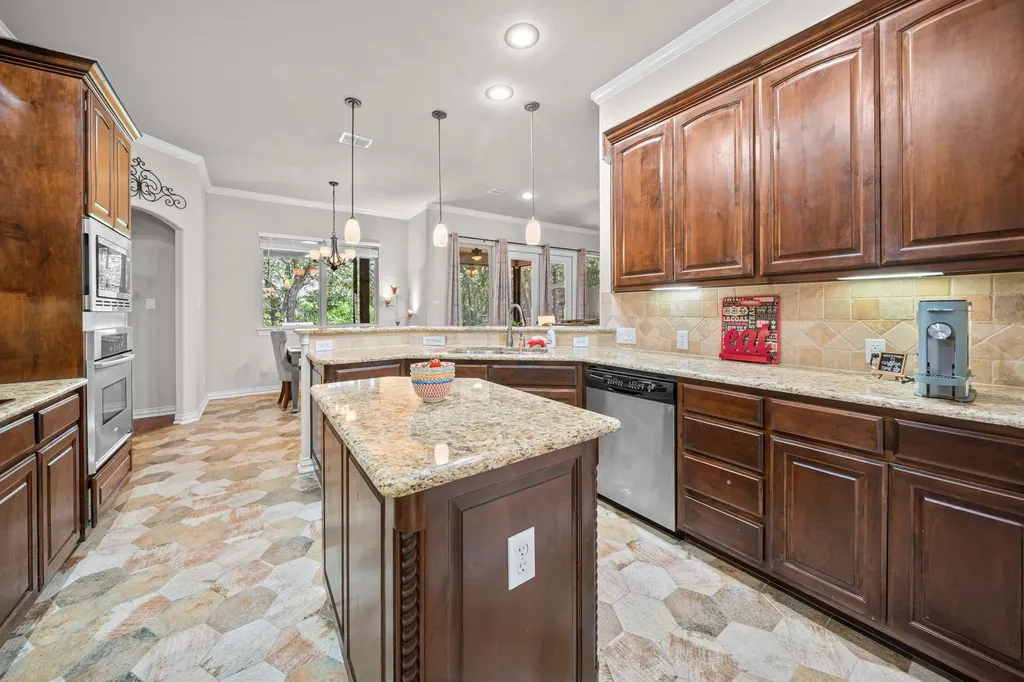 508 Oak Forest Court Kennedale TX 76060