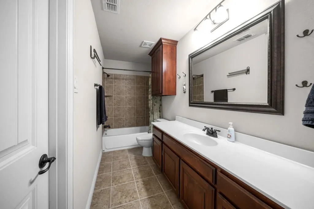 508 Oak Forest Court Kennedale TX 76060