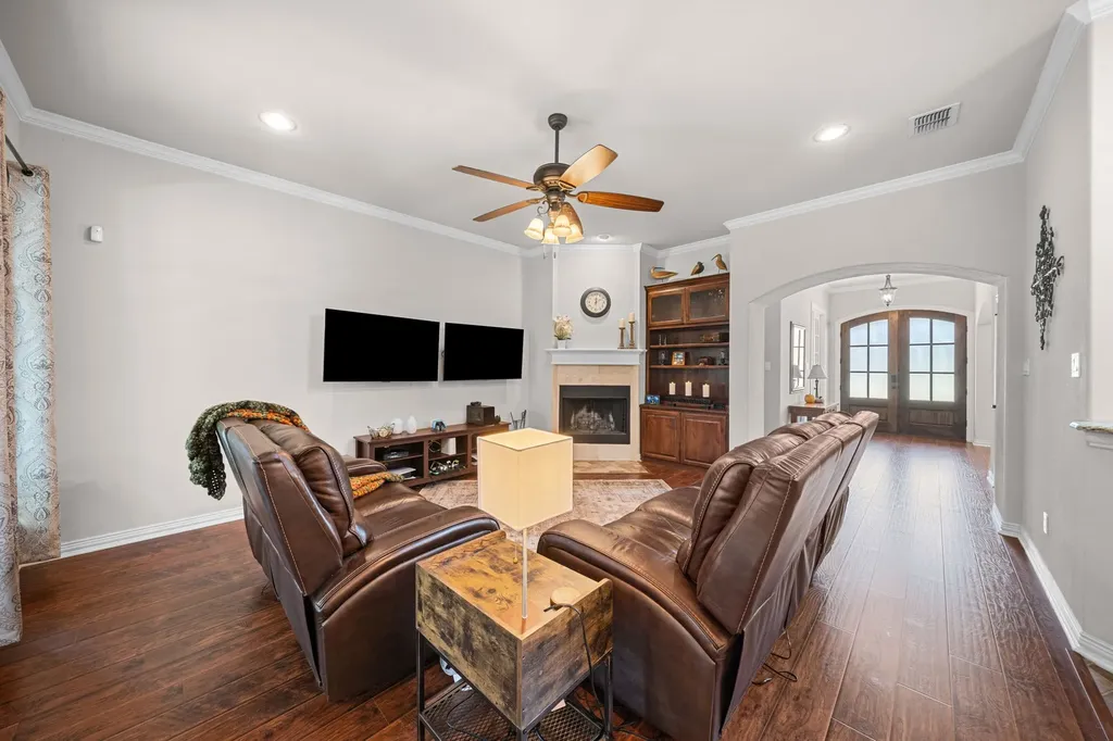 508 Oak Forest Court Kennedale TX 76060