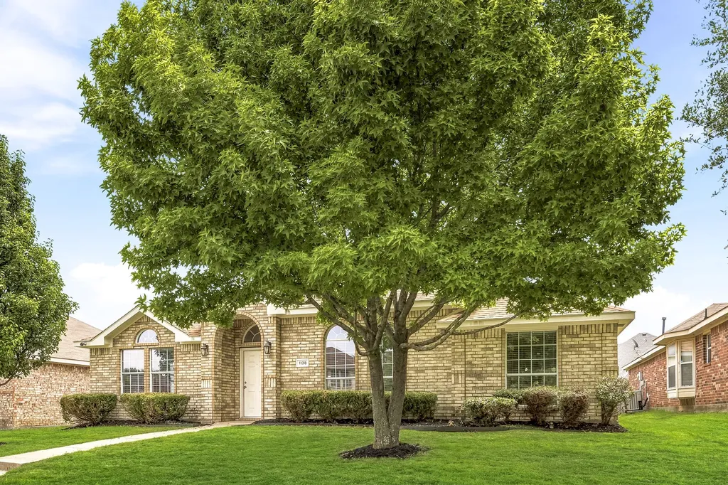 1138 Hampshire Lane Cedar Hill TX 75104