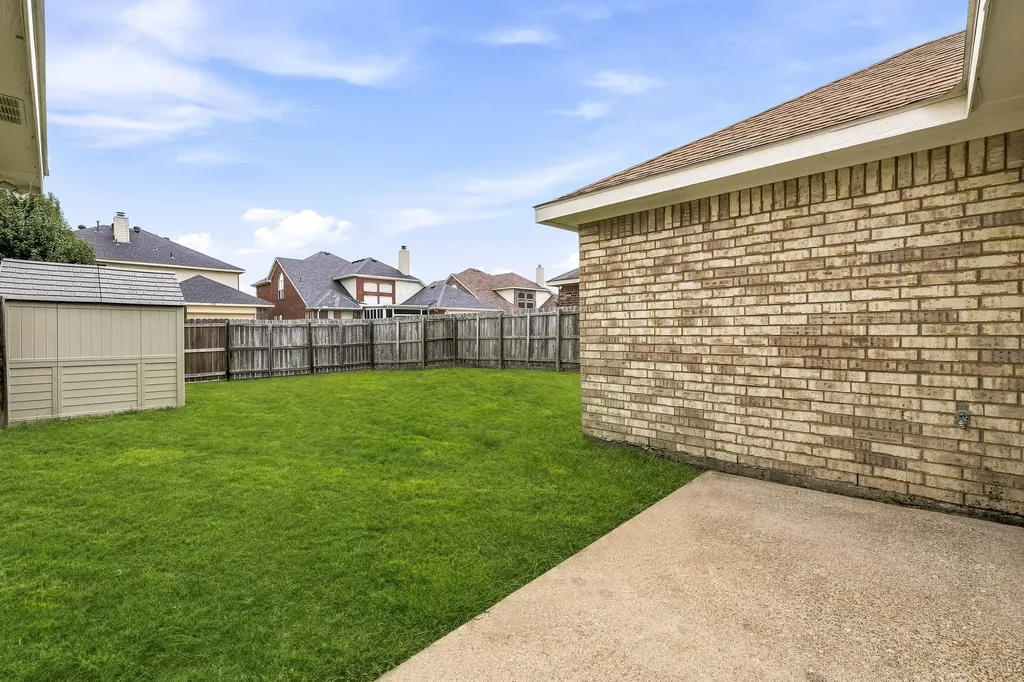 1138 Hampshire Lane Cedar Hill TX 75104