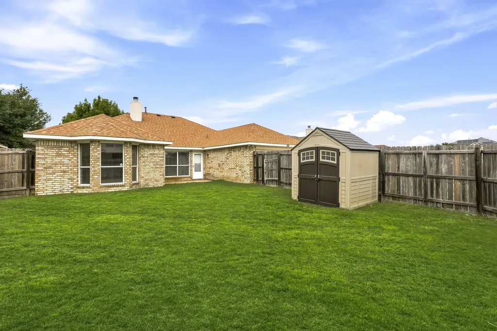1138 Hampshire Lane Cedar Hill TX 75104