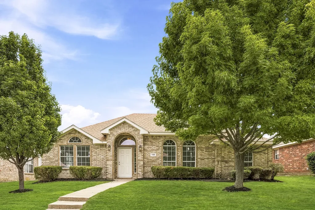 1138 Hampshire Lane Cedar Hill TX 75104