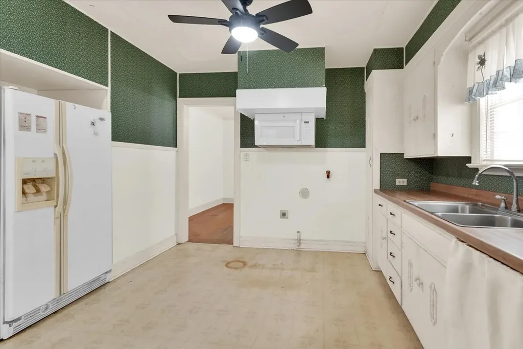 1411 Main Street Denison TX 75020