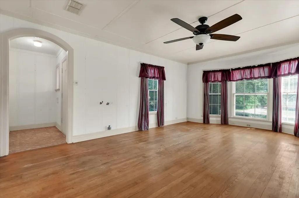 1411 Main Street Denison TX 75020