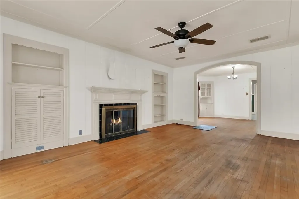 1411 Main Street Denison TX 75020