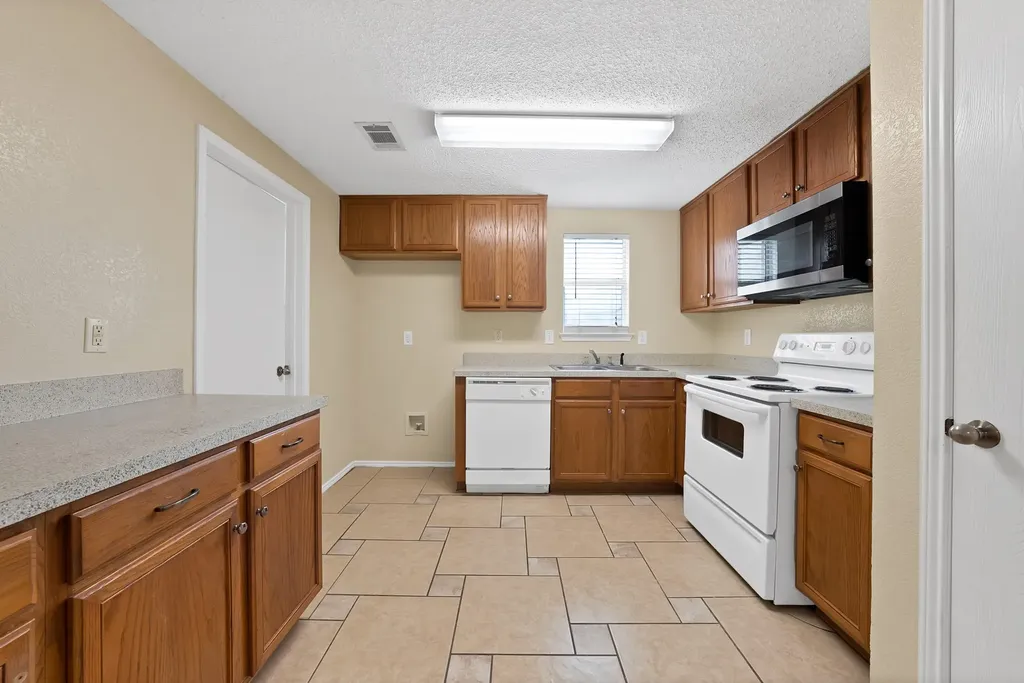 6711 Spur Ridge Court Arlington TX 76002