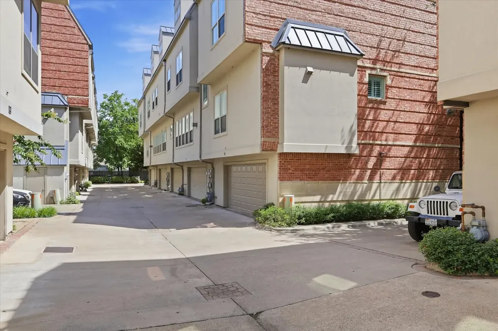 1500 Pecos Street Dallas TX 75204