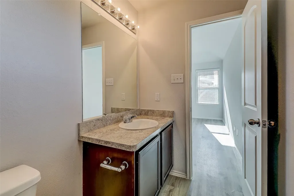 1601 Oriole Drive Ennis TX 75119