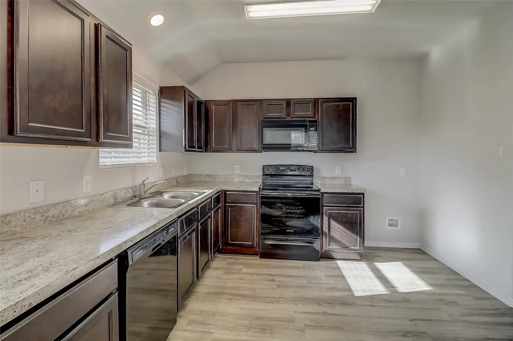 1601 Oriole Drive Ennis TX 75119