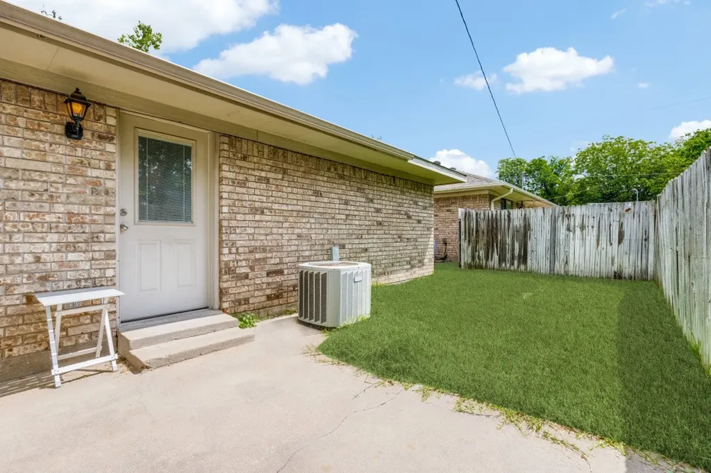 808 W Belden Street Sherman TX 75092