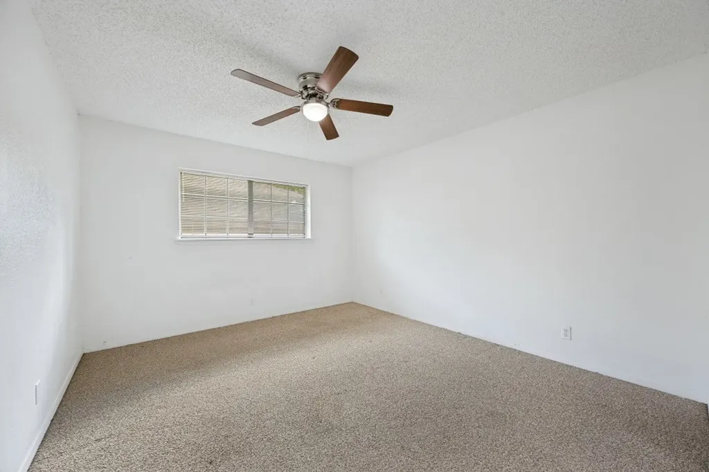 808 W Belden Street Sherman TX 75092