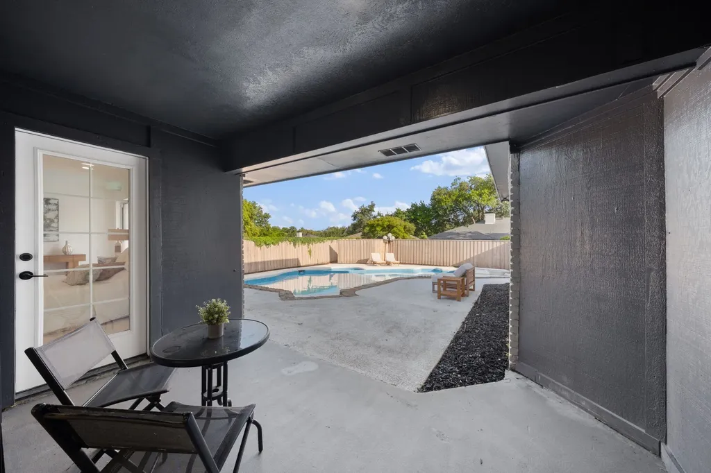 9648 Fallbrook Drive Dallas TX 75243