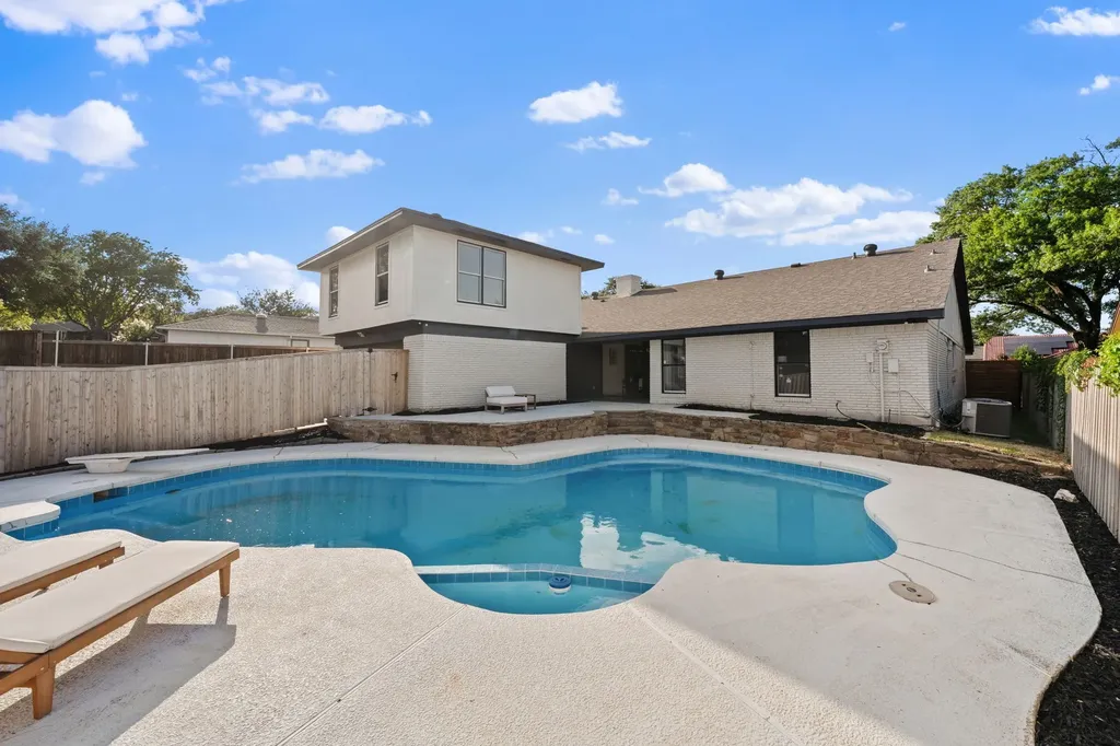 9648 Fallbrook Drive Dallas TX 75243