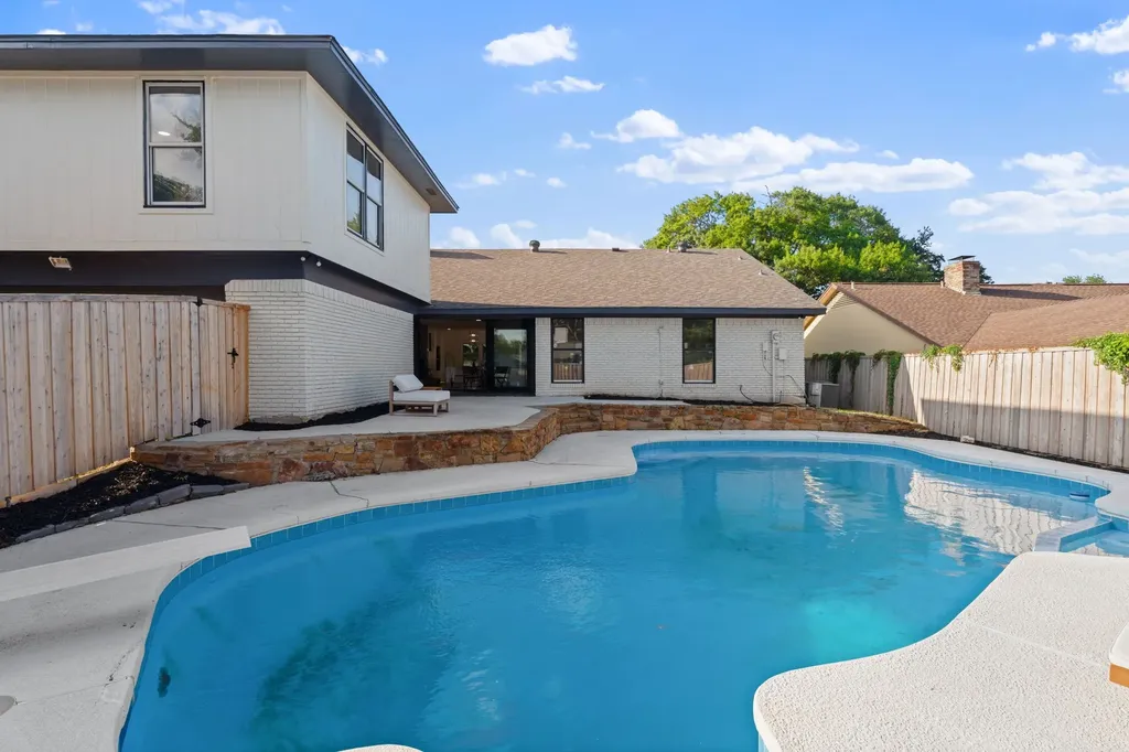 9648 Fallbrook Drive Dallas TX 75243