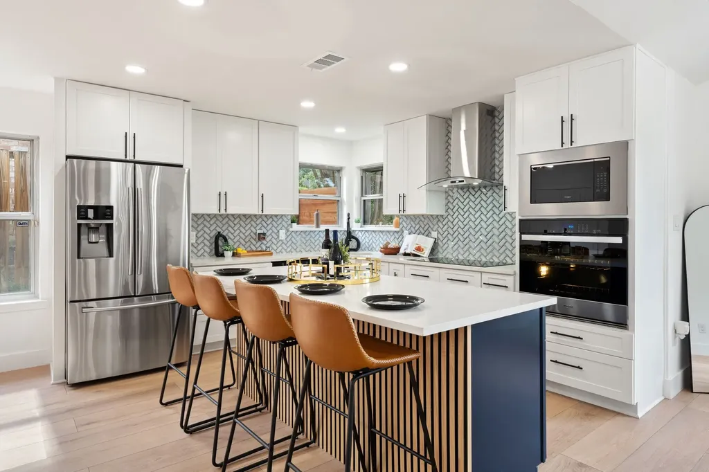 9648 Fallbrook Drive Dallas TX 75243
