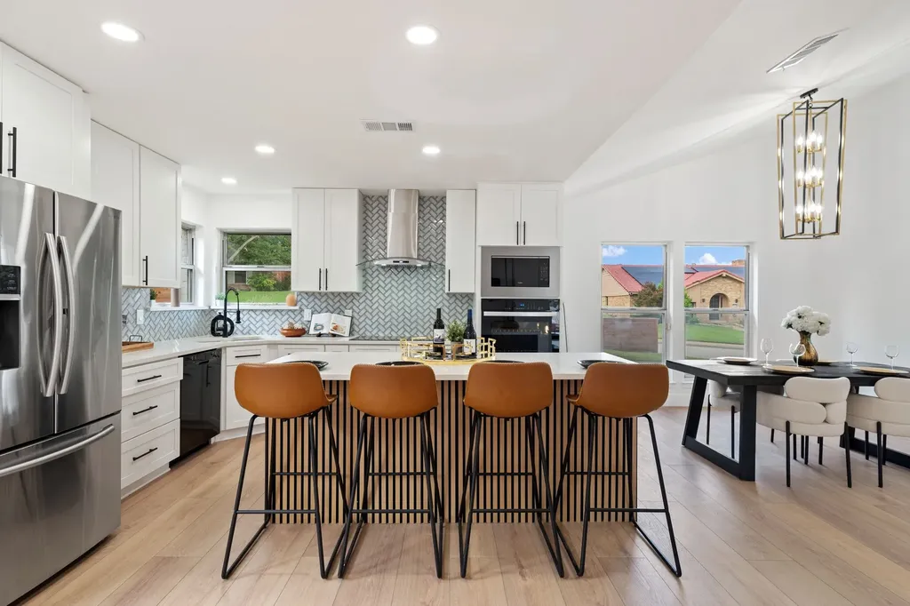 9648 Fallbrook Drive Dallas TX 75243