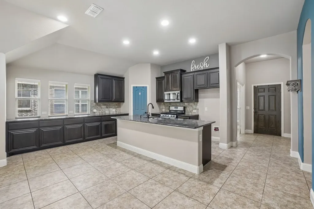 1075 Carpenter Court Lavon TX 75166